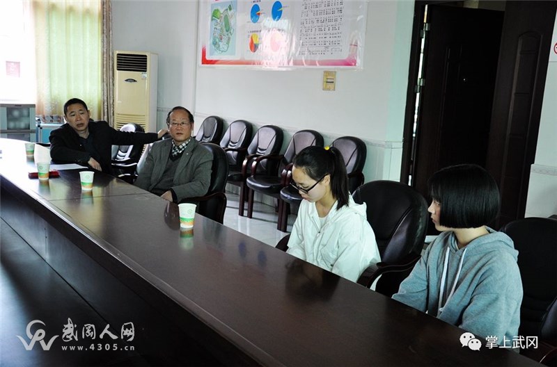 武岡一中這位校友雖不富裕,卻做了一件特別暖心的事!