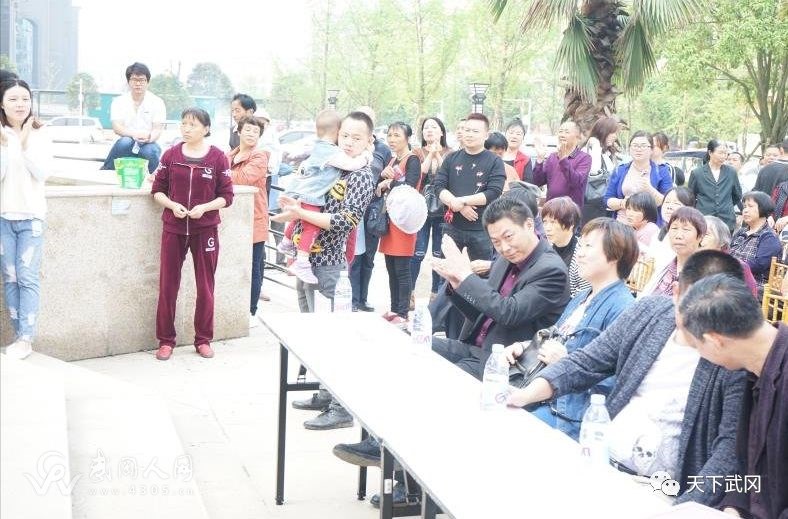 武岡人成立業(yè)主委員會(huì),維護(hù)小區(qū)居民合法權(quán)益