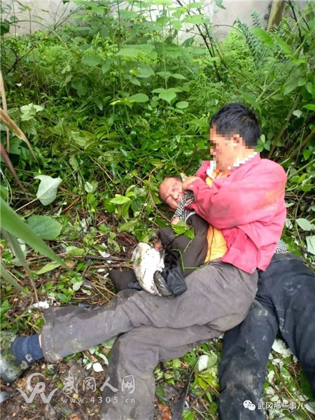 武岡一血性村民與小偷獨斗40多分鐘!期間卻無人幫忙!