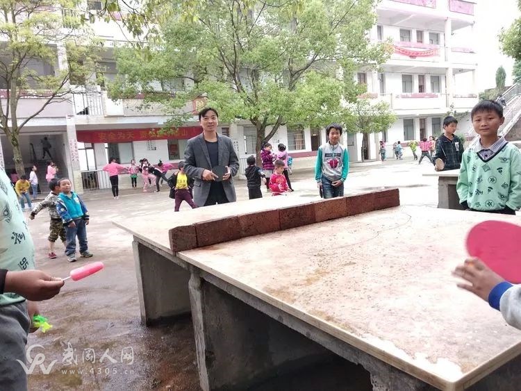 武岡這群教師以前只拿45元/月!如今他們終于...