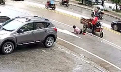 武岡這個三輪車司機太讓人憤怒了！把他揪出來！