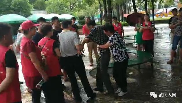 武冈男子流落东莞街头13年，让爱回家帮他们母子重逢