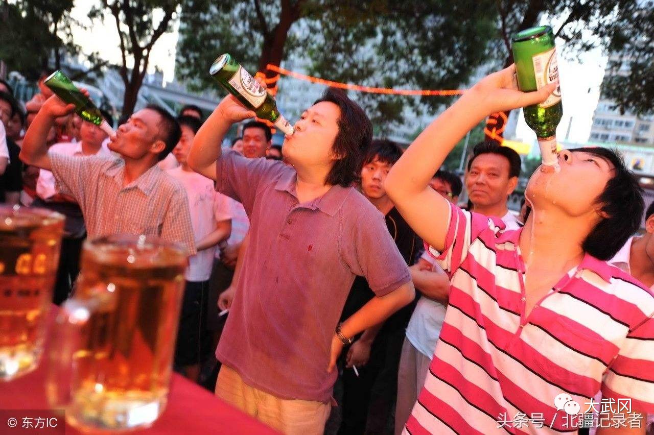 武岡爆笑方言：喝酒在輸液，吊瓶裝啤酒！