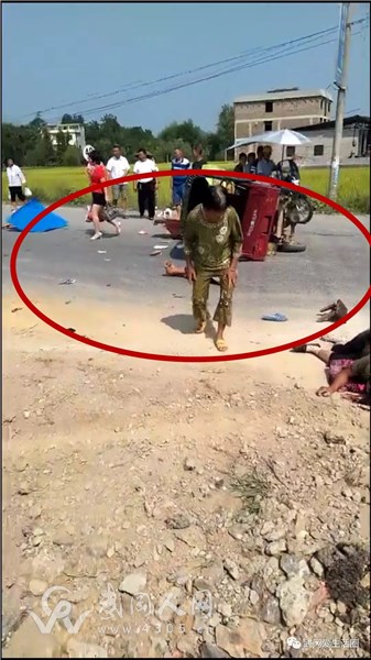 突发!武冈荆竹这个十字路口,突发惨烈车祸,有人员伤亡!