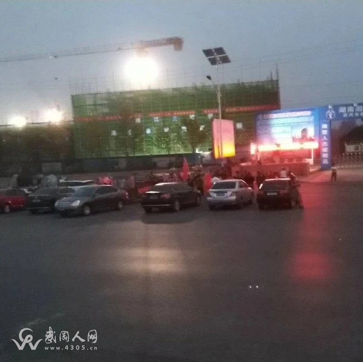 武岡大道要修個大學(xué)校?好多塔吊正在緊張施工中!