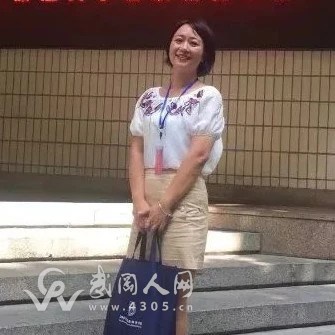 武岡這個(gè)美女校長(zhǎng)誰(shuí)認(rèn)識(shí)，她火了！