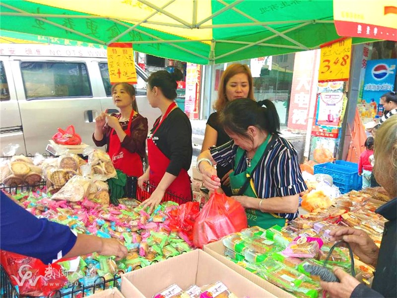 湾头桥镇：中秋将至 消费市场提前热起来