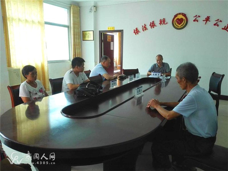 武岡矛調(diào)中心:千日積案夜無眠 訪調(diào)對(duì)接傾心解