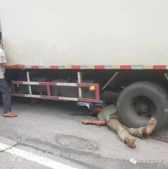 突發(fā)！武岡一貨車與拖拉機相撞，一人當場死亡！