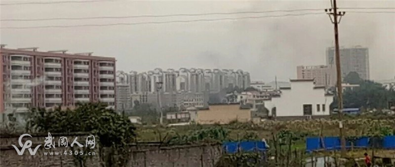 武岡這里焚燒垃圾,濃煙滾滾,到底有沒有人管?