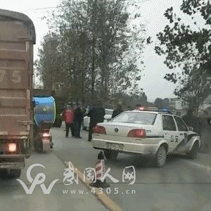 剛剛，武岡灣頭橋的路上出事了！有人死亡！