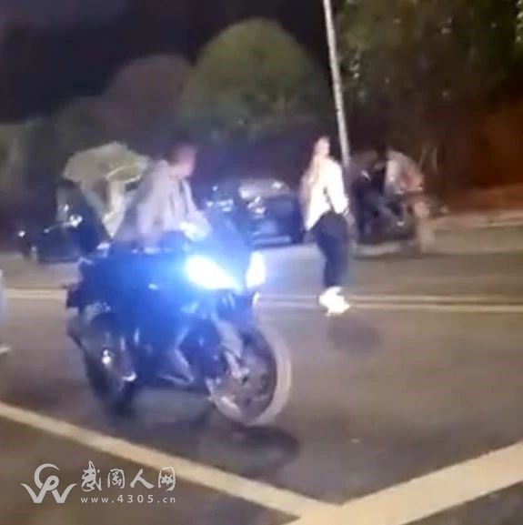 武岡伢子帶妹找刺激，結(jié)果被人拍了下來！