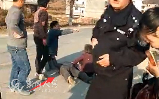 武岡雙橋段發(fā)生一起車禍，老人被撞身亡！