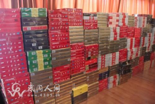 武岡公安部門破獲一起販賣假煙案！查獲芙蓉王假煙