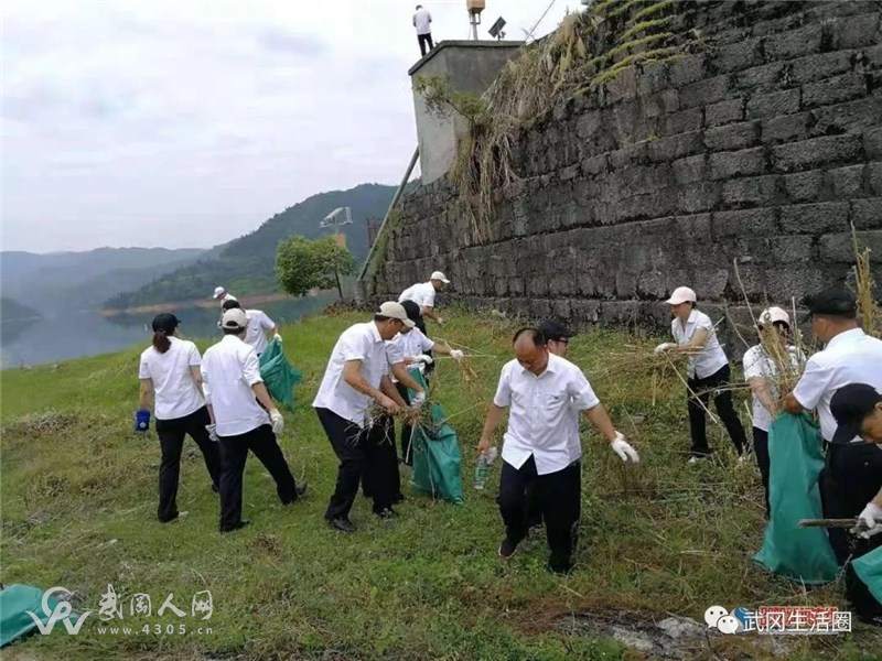 他們在做啥?武岡這些人,又跑到威溪水庫了!