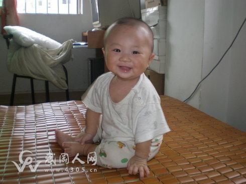 幫幫這個武岡小孩！他還不滿一歲