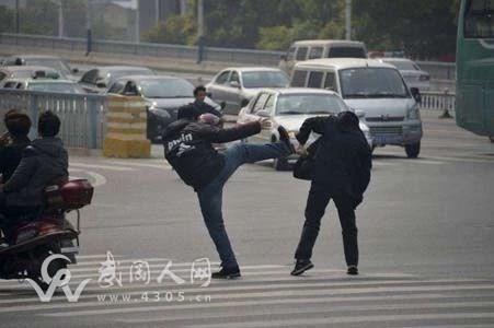 武岡這小區(qū)抓獲小偷！用繩子捆,視頻錄下來了!