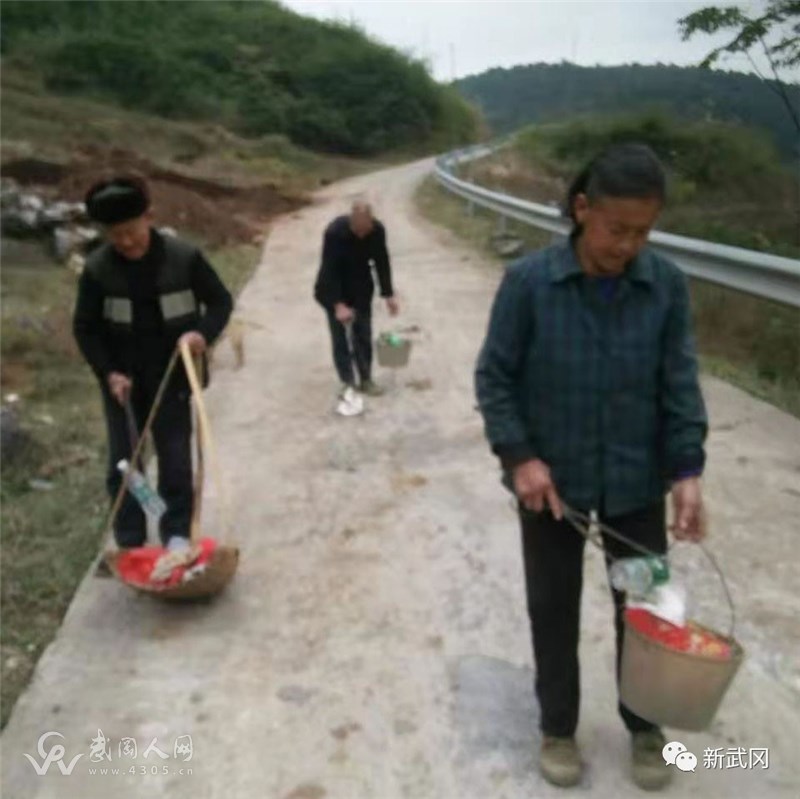 以農(nóng)村環(huán)境衛(wèi)生整治為抓手建設美麗宜居鄉(xiāng)村