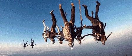 武冈步行街有人高空坠物,被砸了,警察出面调查