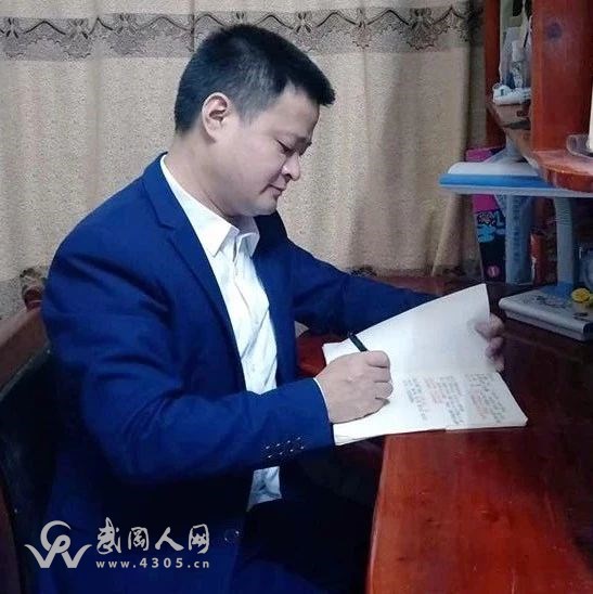 周小軍：給你一個(gè)明亮的世界