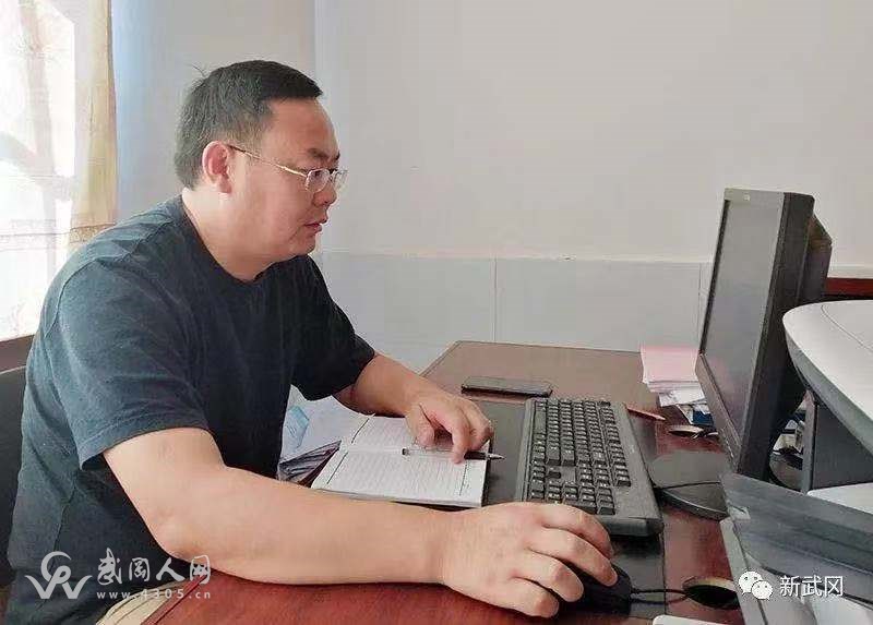 武岡扶貧干部帶領(lǐng)大批農(nóng)民種這個(gè),每斤能賣(mài)80元以上!