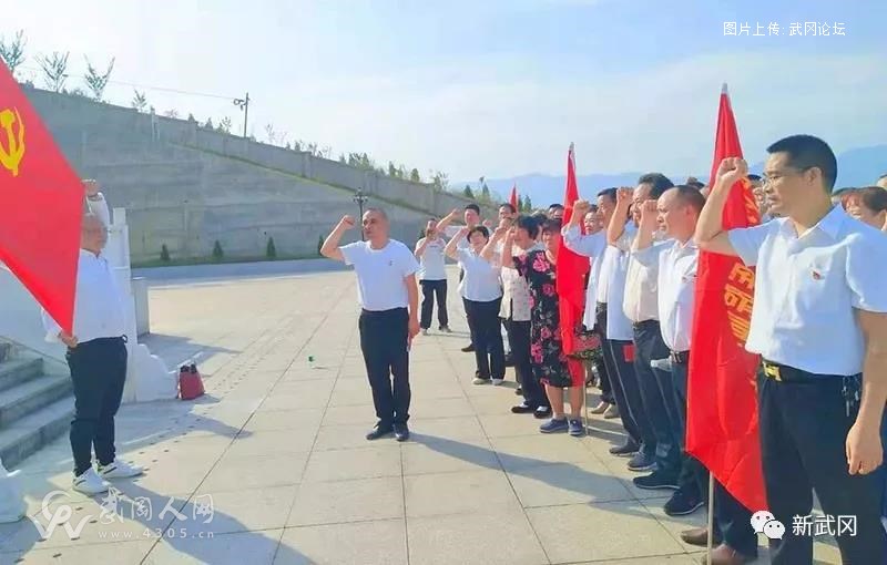 武岡周曉軍：做傳承發(fā)展創(chuàng)新中醫(yī)藥的守護(hù)者