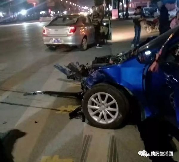 撞得凶火!武冈人港的,这场车祸太吓人了!