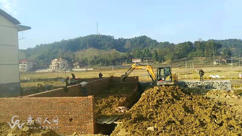 灣頭橋鎮(zhèn):又一農(nóng)田違建被拆 就在竹城公路邊