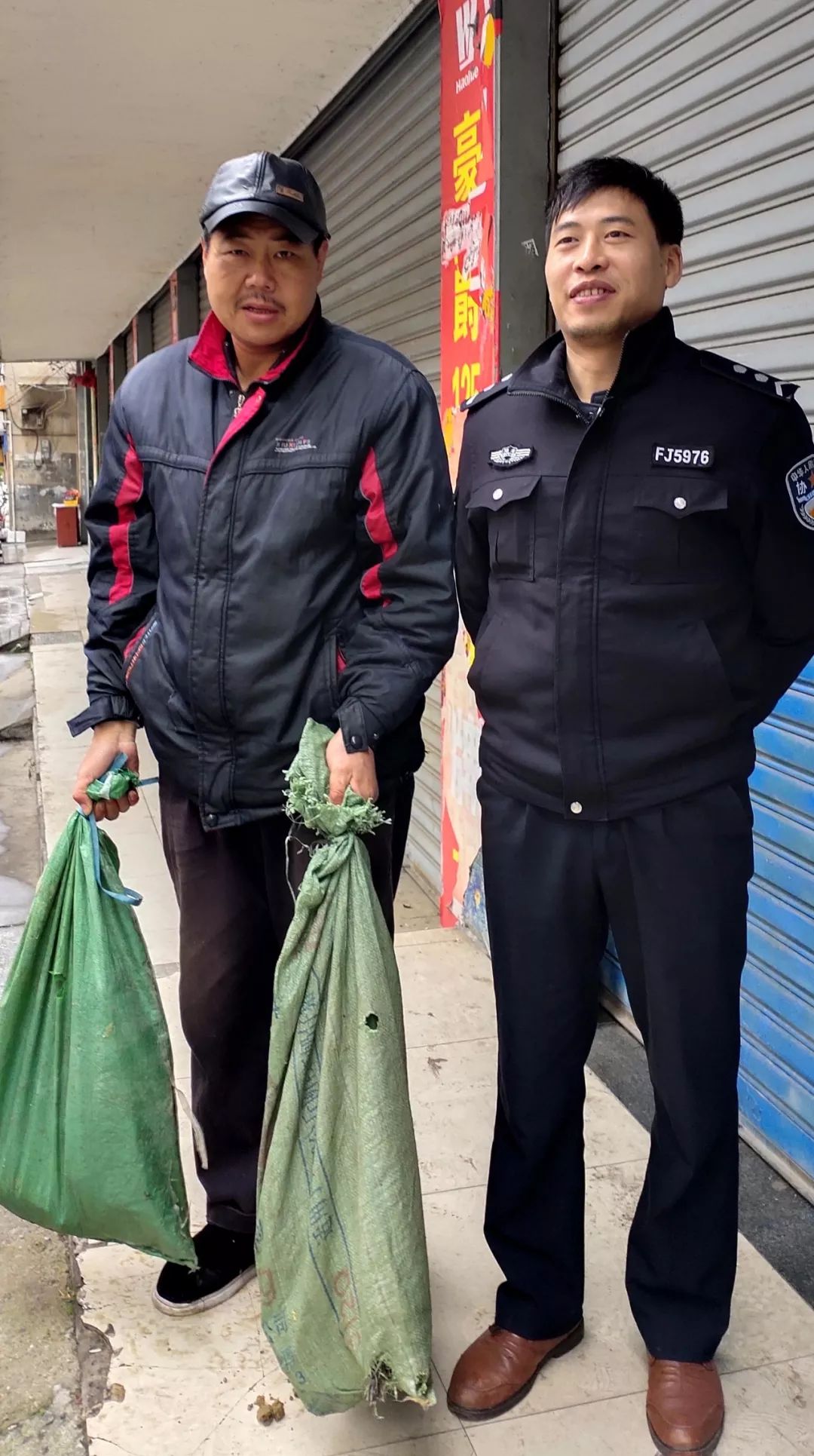 武岡男子去農(nóng)貿(mào)市場(chǎng)賣鴨，結(jié)果驚動(dòng)了警察！