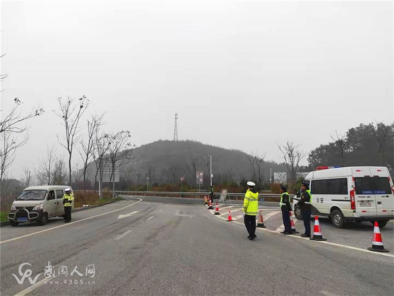 武岡城市客運(yùn)辦開(kāi)展交通問(wèn)題頑瘴痼疾集中整治在行動(dòng)