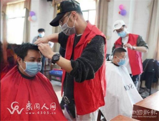 武冈：爱心义剪助力医护人员抖擞精神再出发