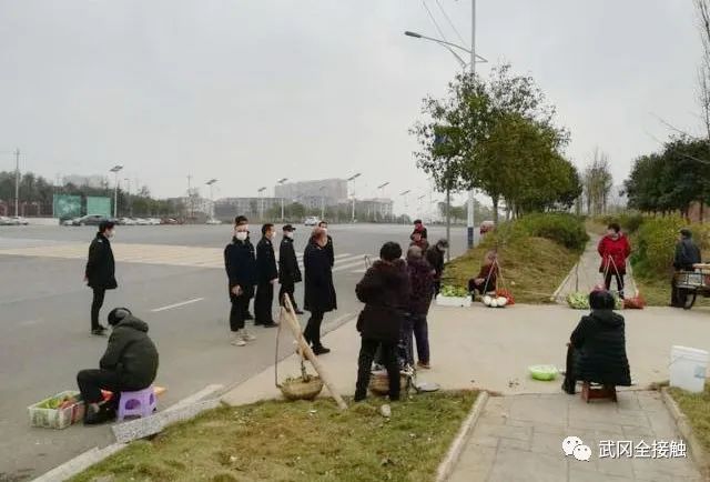 武岡大道上的擺攤設(shè)點(diǎn)、亂擺亂賣(mài)行為，被整治了！