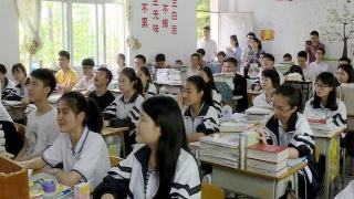 武岡開學后,學校會利用周末 和暑假補課嗎