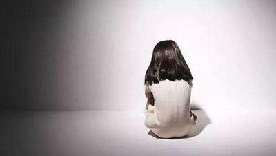 绝对隐私：她只想知道读者将怎么骂她的父亲