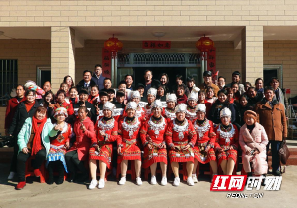 重磅：加快全域旅游创建步伐：武冈与中华智库园签订“长征营站”项目战略合作意向书