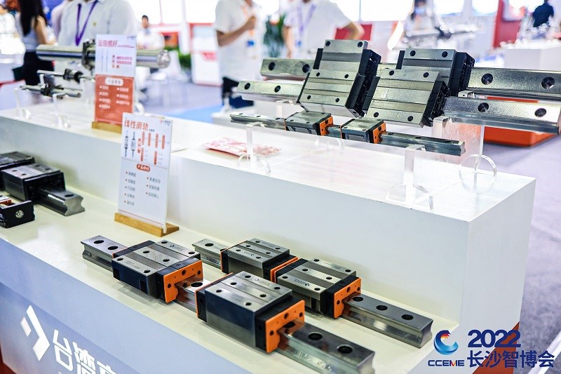 HGW15CC、HGW25CC、HGW30HC、HGW35CC你知道直线导轨怎么替换吗？