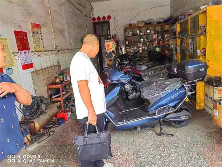 武冈市一店铺非法销售晴雨伞被查处