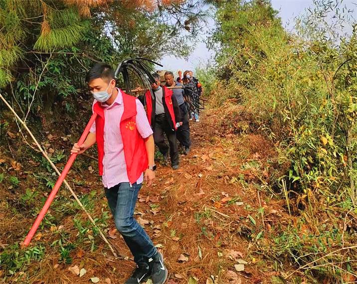 辕门口街道矫正对象化身“志愿者”助力森林防火宣传活动