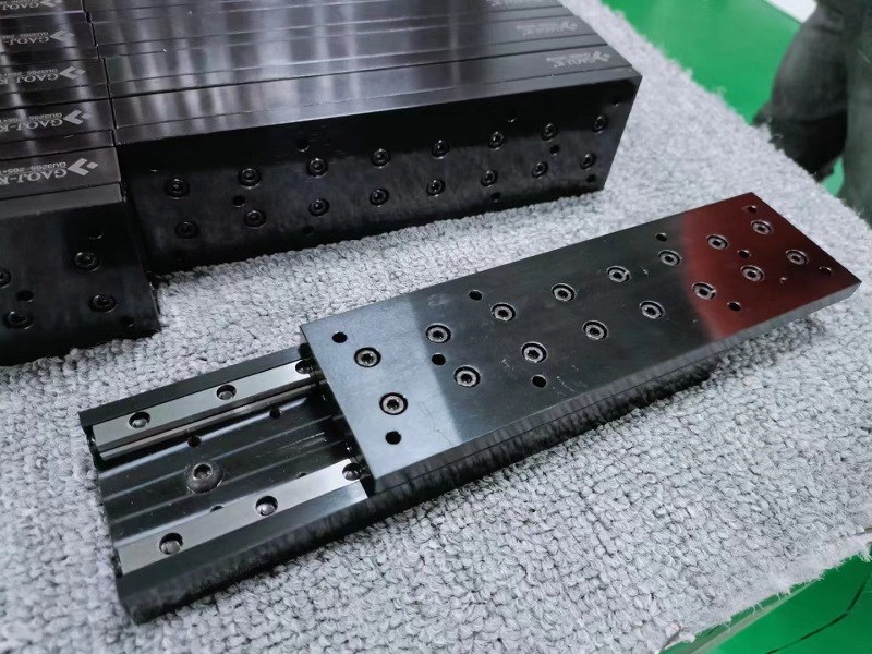 简述交叉导轨的三大特点