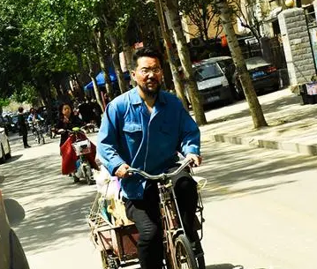 疫情下的中年人