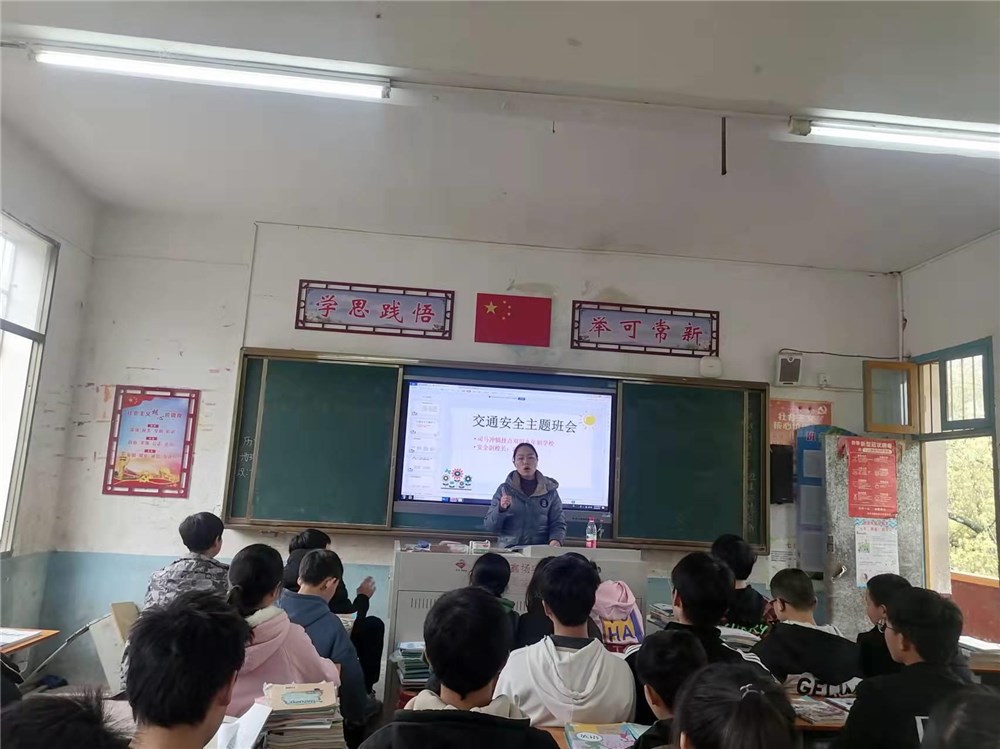 司马冲镇：爱路护路养路，路长制宣传深入人心