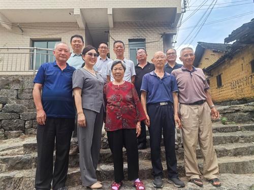 《通德家声》迎鸿儒——武冈作协熊烨主席等文学名家光临黄甲山采风纪行