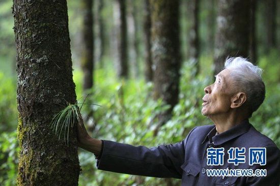 为人民服务贵在“一辈子”--二论学习杨善洲精神