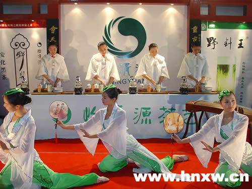 華鵬豆腐揚(yáng)威湖南第九屆(國(guó)際)農(nóng)博會(huì)