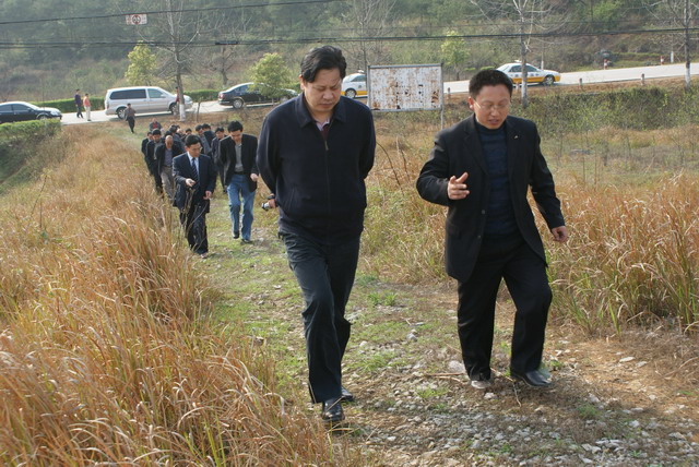 市领导实地踩点踏看武冈民用机场选址地域情况