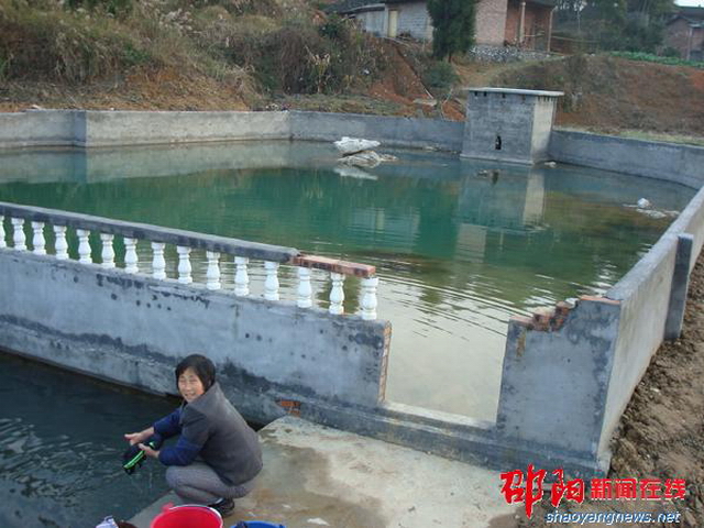 武冈市村民集资修建水井可供三个组村民饮用