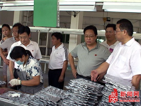 王春生赴珠三角考察武冈籍企业
