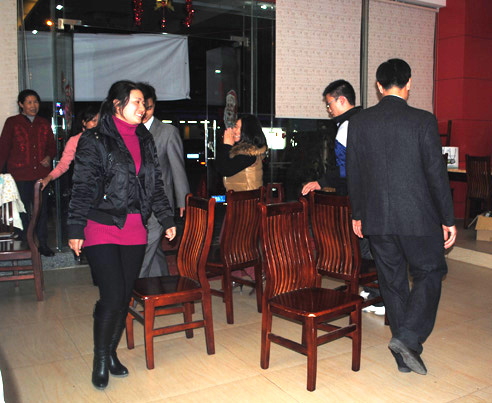 2011人網(wǎng)聚會游戲表演現(xiàn)場