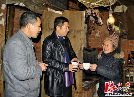 市委统战部帮助台属解决生活困难