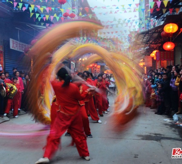 摄影：耍狮舞龙